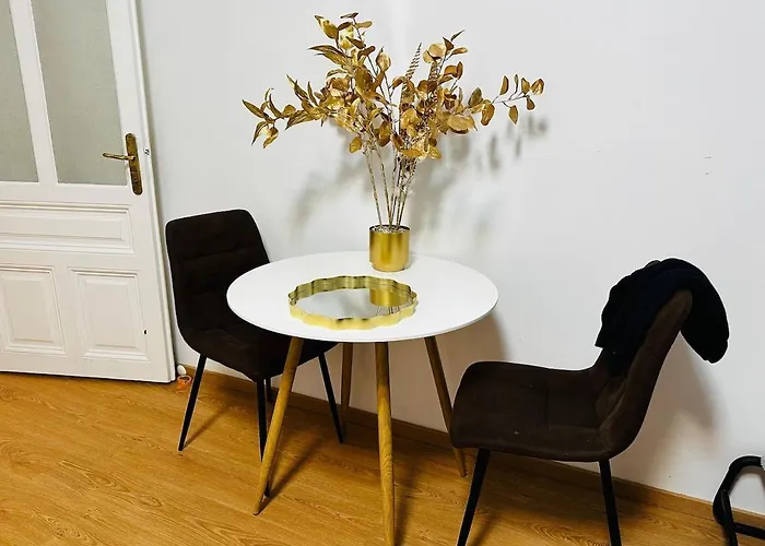 Cozy Flat Near Main Station & Center וינה